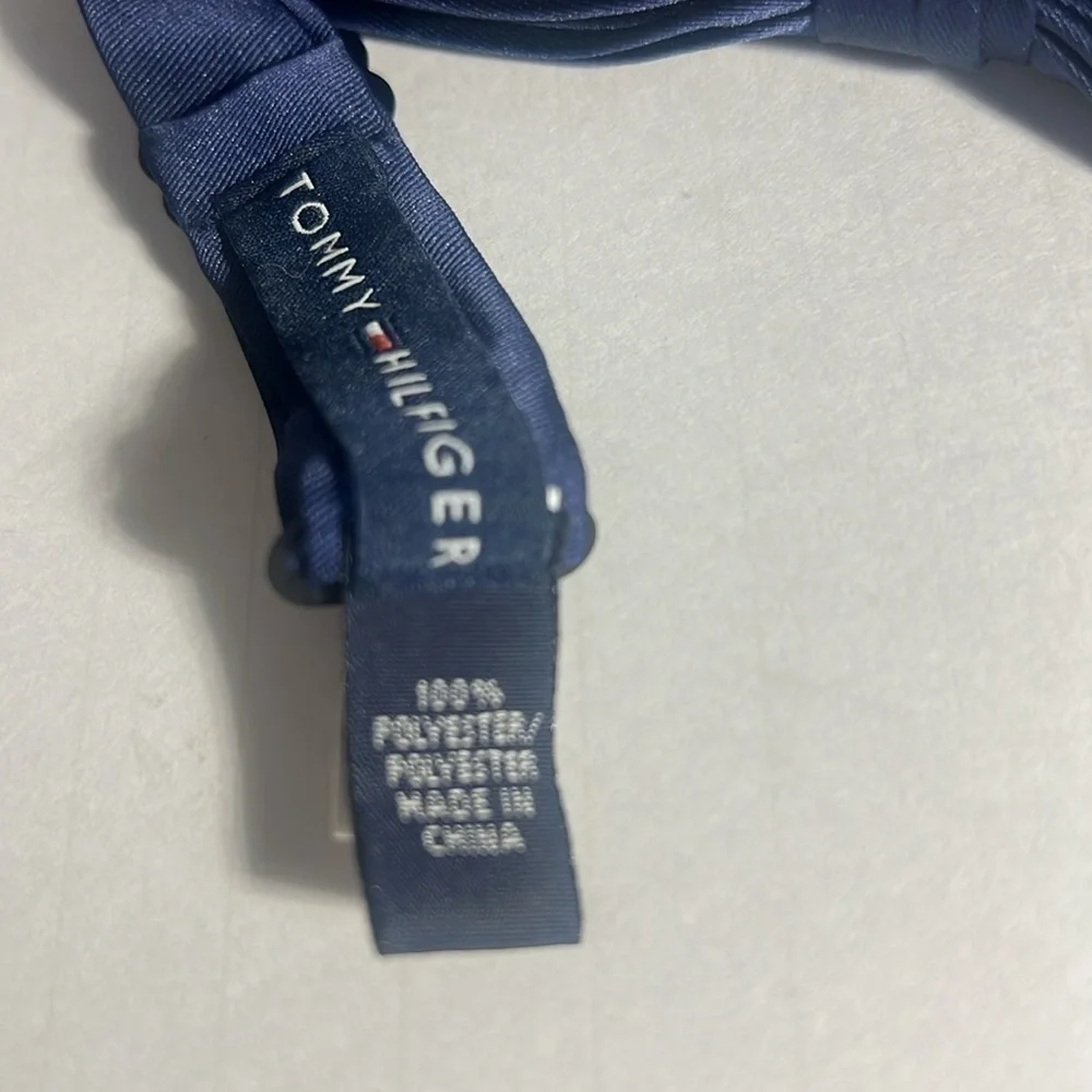 👨🏻‍💼Vintage Tommy Hilfiger blue bow tie
